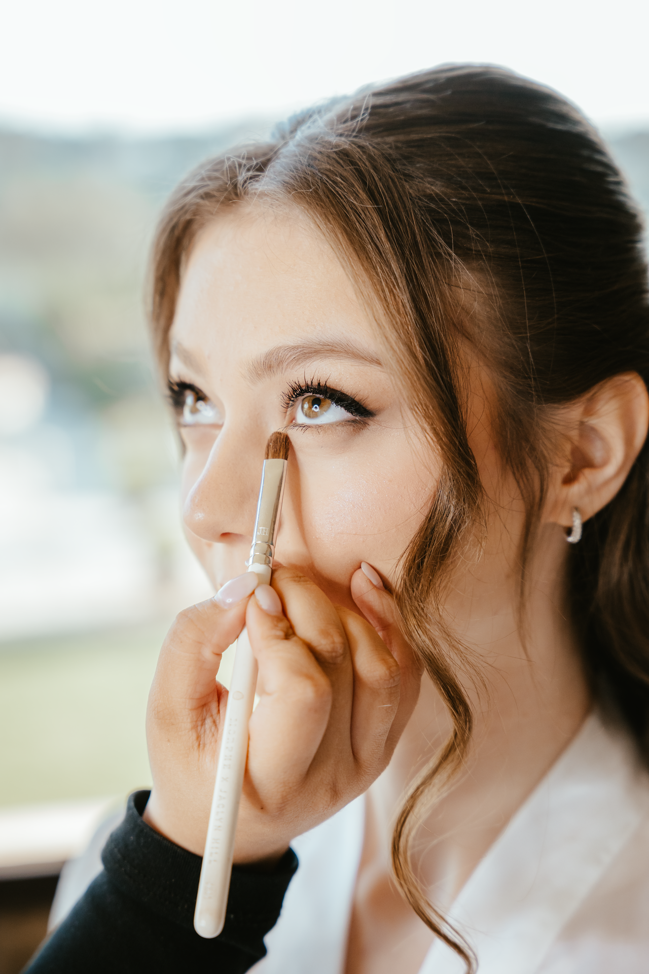 Maquillaje profesional de novia durante la preparación del gran día
